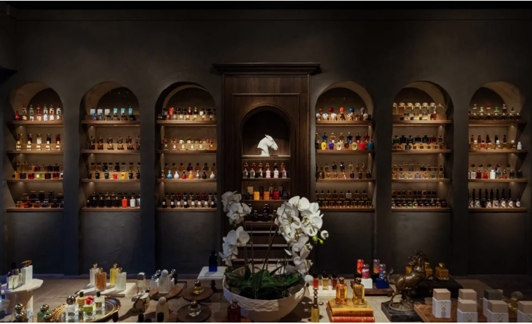 Vitrine by Scent Split
